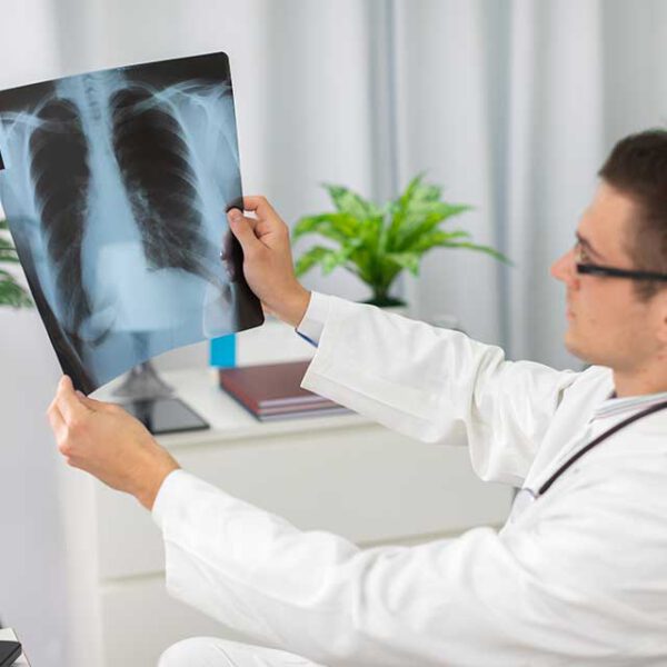 Kim jest i czym się zajmuje lekarz pulmonolog?